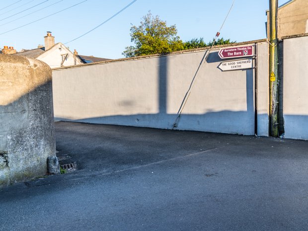 REALLY NARROW LANES Kilkenny, like many medieval cities, features a network of narrow laneways, often referred to as "slips." These slips...