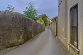 IN 2018 I EXPLORED A NARROW LANE NETWORK IN KILKENNY [DEAN STREET TO BUTT'S GREEN]-234275-1