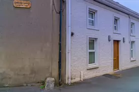 IN 2018 I EXPLORED A NARROW LANE NETWORK IN KILKENNY [DEAN STREET TO BUTT'S GREEN]-234279-1