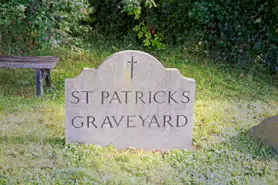 ST PATRICKS GRAVEYARD [UPPER ST PATRICK STREET IN KILKENNY]-234064-1