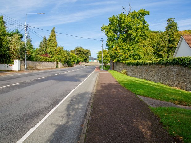 BENNETSBRIDGE ROAD - KILKENNY I managed to explore a section of Bennetsbridge Road but did not travel as far as the village but I intend to visit next...