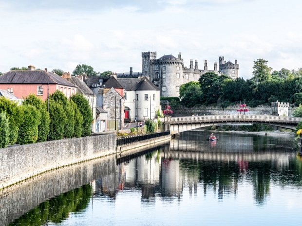 CASTLE AND RIVER