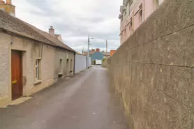 IN 2018 I EXPLORED A NARROW LANE NETWORK IN KILKENNY [DEAN STREET TO BUTT'S GREEN]-234282-1