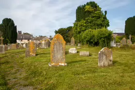 ST PATRICKS GRAVEYARD [UPPER ST PATRICK STREET IN KILKENNY]-234076-1