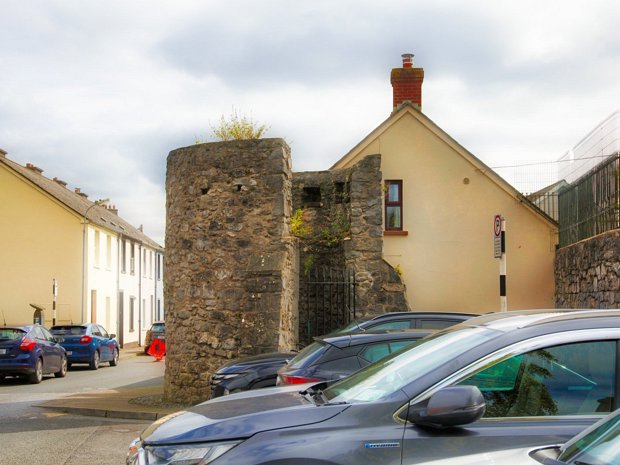 CORNER TOWER MAUDLIN STREET - KILKENNY Situated on Maudlin Street, the structure is at the outer corner of a garden wall, and would represent the north-east...