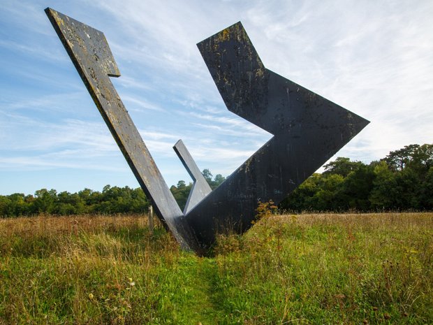 ANCHORED VOID IS A BLACK STEEL SCULPTURE BY MICHAEL WARREN - KILKENNY Inspired by Oisín Kelly, his art teacher at St Columba's College, Michael Warren studied at Bath Academy of Art, at...