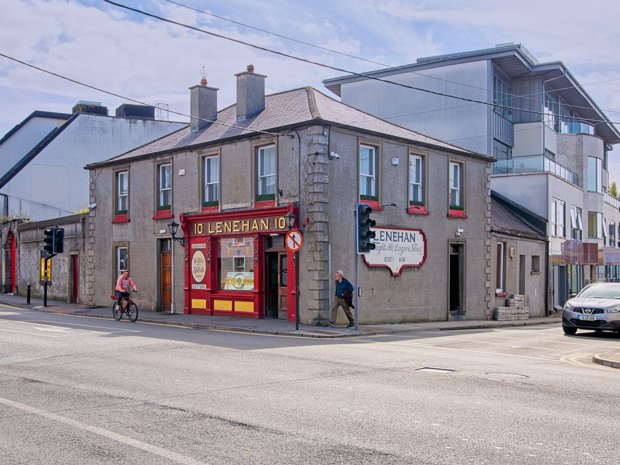 THE LENEHAN PUB One particularly striking feature of this house is its pubfront, which showcases expert craftsmanship and is of artistic...