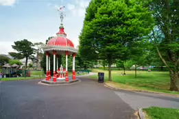 THE PERY MEMORIAL FOUNTAIN IN LIMERICK [PHOTOGRAPHED 2016]-235357-1