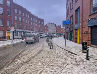 WHEN SILENCE SNOWS [WHY WEATHER CAN SURPRISE US]-228940-1