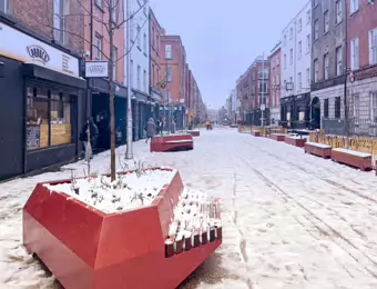 WHEN SILENCE SNOWS [WHY WEATHER CAN SURPRISE US]-228942-1