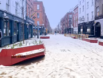 WHEN SILENCE SNOWS [WHY WEATHER CAN SURPRISE US]-228943-1