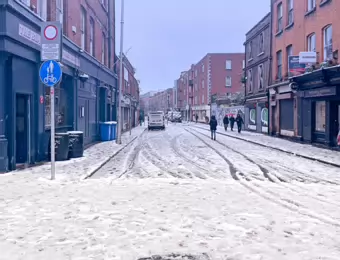 WHEN SILENCE SNOWS [WHY WEATHER CAN SURPRISE US]-228947-1