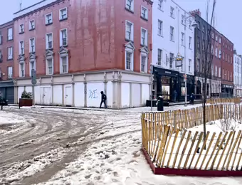 WHEN SILENCE SNOWS [WHY WEATHER CAN SURPRISE US]-228952-1