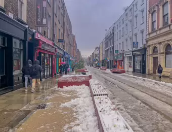 WHEN SILENCE SNOWS [WHY WEATHER CAN SURPRISE US]-228956-1