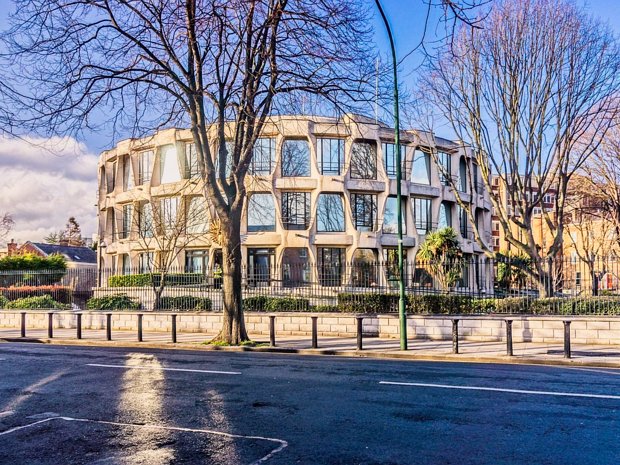 AMERICAN EMBASSY The U.S. Embassy in Dublin, situated prominently on the corner of Pembroke Road and Clyde Road in Ballsbridge, is indeed...