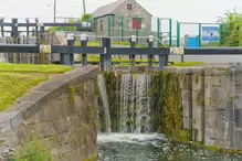 A NICE WALK ALONG THE ROYAL CANAL [FROM SHANDON GARDENS TO CROSS GUNS BRIDGE]-232235-1