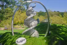 SCULPTURE REPRESENTING DNA AT THE BOTANIC GARDENS [BY CHARLES JENCKS]-234493