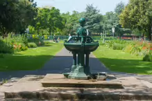 A FACILITY FOR DOGS AT HERBERT PARK [AN OLD WATER FOUNTAIN PUT TO GOOD USE]-233356-1