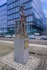 ADMIRAL BROWN MEMORIAL STATUE [SIR JOHN ROGERSON'S QUAY MARCH 2013]-234451-1