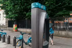 DUBLINBIKES DOCKING STATION 03 CLOSE UP [BOLTON STREET 1 JULY 2023]-219280-1