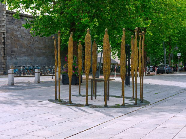 SCULPTURE BY ROWNAN GILLESPIE Rowan Gillespie is an Irish bronze casting sculptor of international renown. He was born in Dublin in 1953 and spent his...