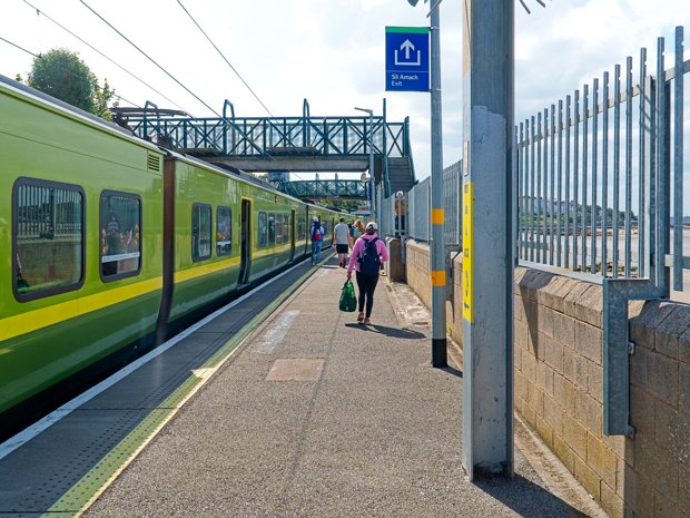 LONGFORD TERRACE SALTHILL AND MONKSTOWN