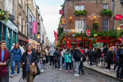 THE TEMPLE BAR PUB [IS IN TEMPLE BAR AND IT IS NOT THE OLDEST PUB IN THE IMMEDIATE AREA]-228208-1