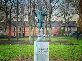 HE MADE THE FIRST HOT AIR BALLOON FLIGHT IN IRELAND FROM RANELAGH [MEMORIAL TO RICHARD CROSBIE]-168924-1