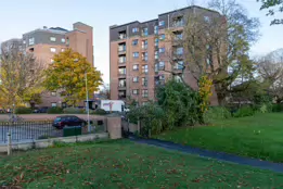 NORTHBROOK AVENUE [AT THE ENTRANCE TO RANELAGH GARDENS PUBLIC PARK]-157997-1