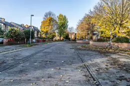 NORTHBROOK AVENUE [AT THE ENTRANCE TO RANELAGH GARDENS PUBLIC PARK]-158005-1