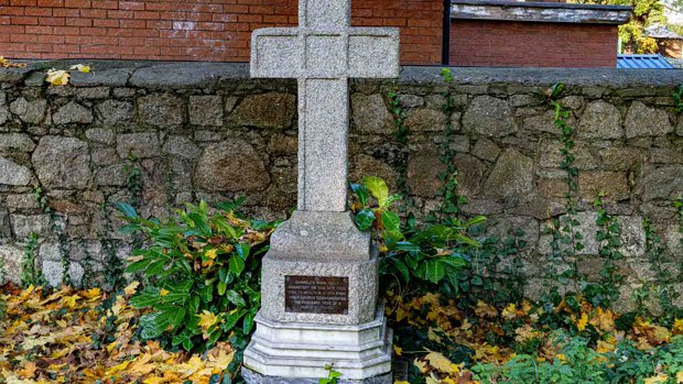 OLD CROSS