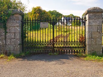 LEHAUNSTOWN PARK HOUSE In 2011, Lehaunstown Park House presented a stark contrast to the envisioned transformation of the Cherrywood SDZ.