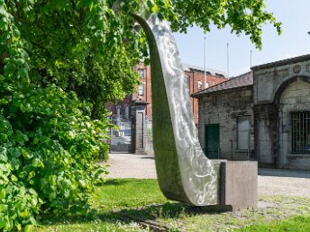 ALL FORMS OF PUBLIC ART I am trying my best to photograph all of the public art that can be seen in Limerick City