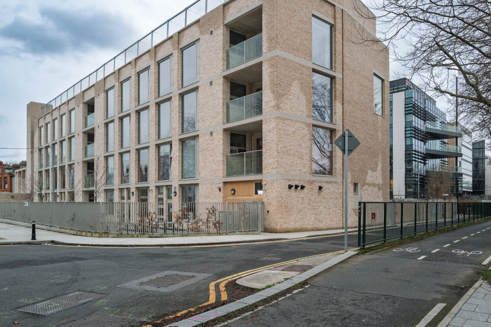 CHARLEMONT PLACE ALONG THE NORTH BANK OF THE GRAND CANAL [14 FEBRUARY 2026]-2643499.jpg