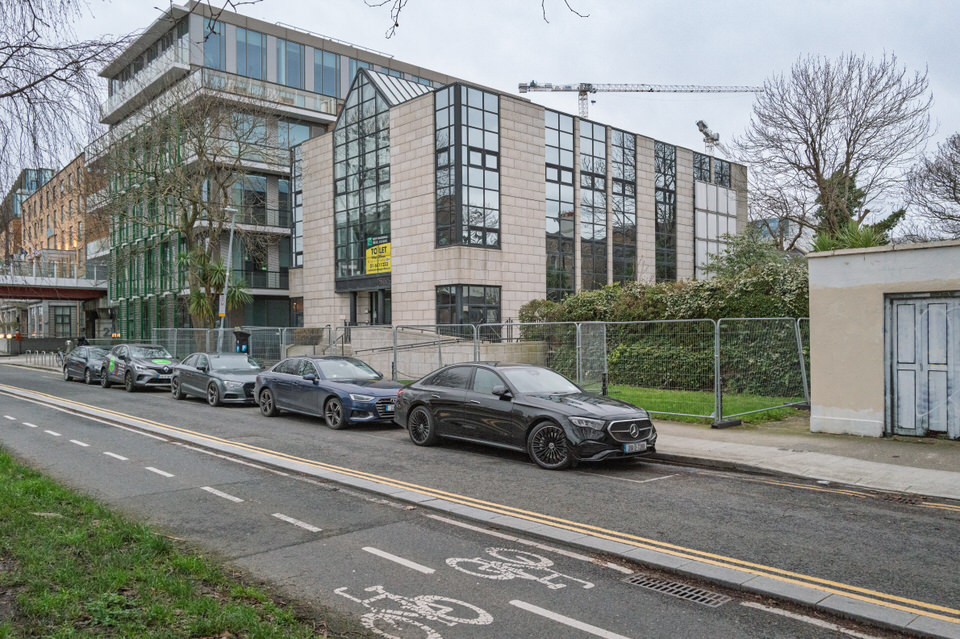 CHARLEMONT PLACE ALONG THE NORTH BANK OF THE GRAND CANAL [14 FEBRUARY 2026]-2643503.jpg