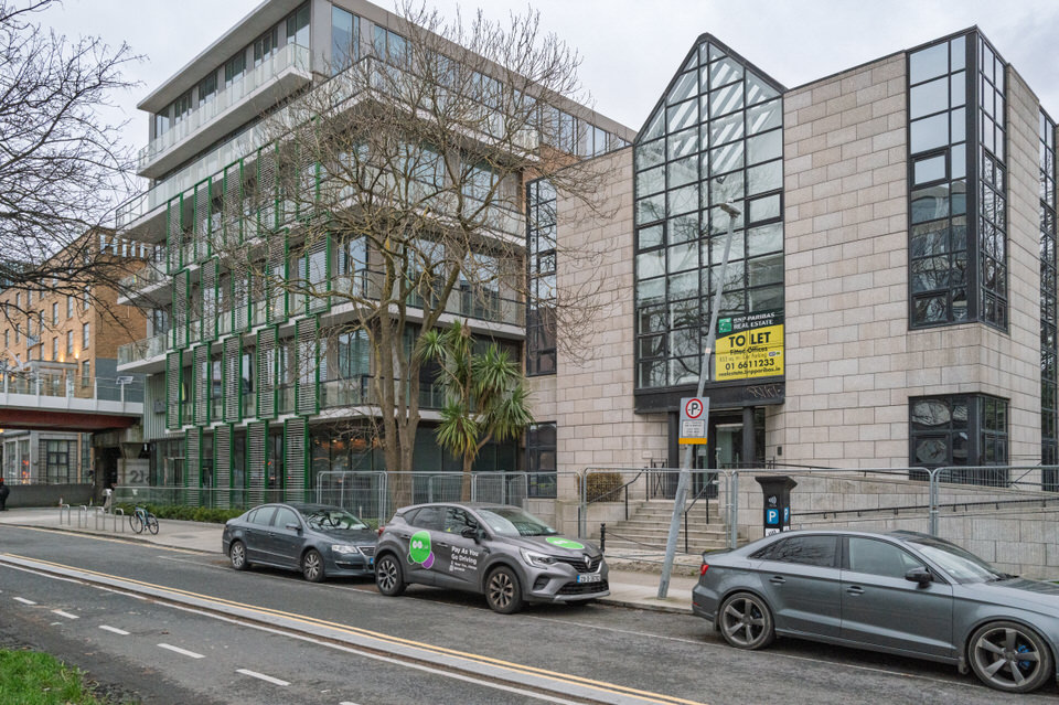 CHARLEMONT PLACE ALONG THE NORTH BANK OF THE GRAND CANAL [14 FEBRUARY 2026]-2643504.jpg