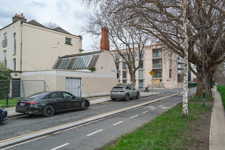 CHARLEMONT PLACE ALONG THE NORTH BANK OF THE GRAND CANAL [14 FEBRUARY 2026]-2643505.jpg