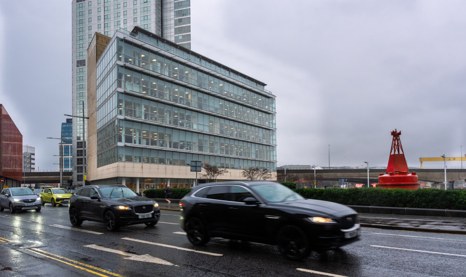 CUSTOM HOUSE SQUARE AND NEARBY [PHOTOGRAPHED IN DECEMBER 2025 WHEN THE WEATHER WAS TERRIBLE]-264266.jpg