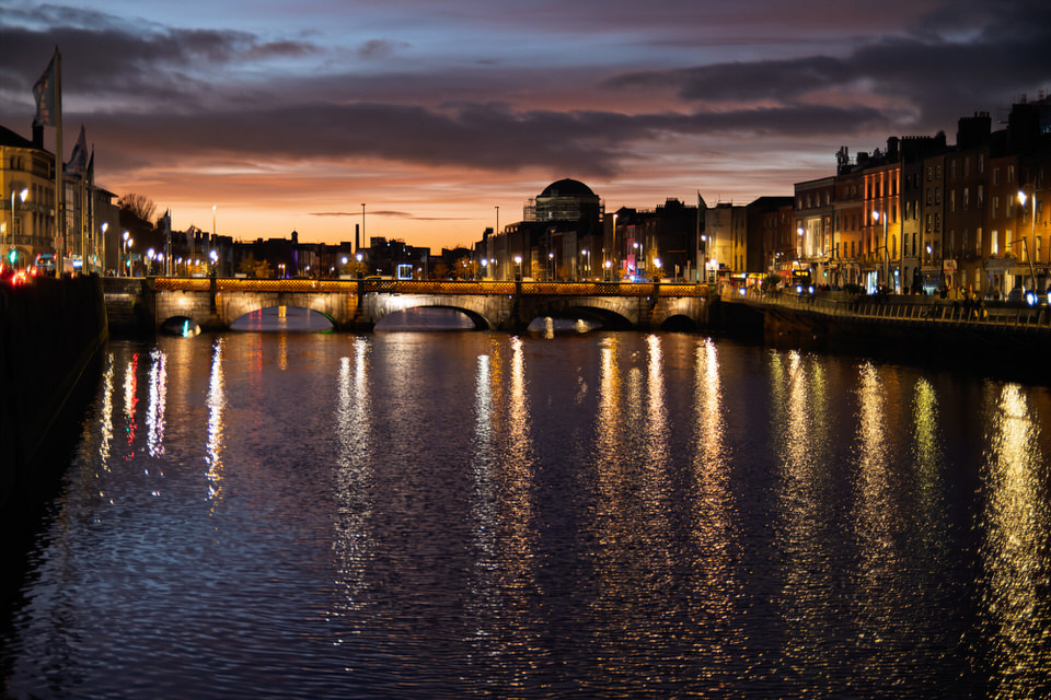 DUBLIN AT NIGHT