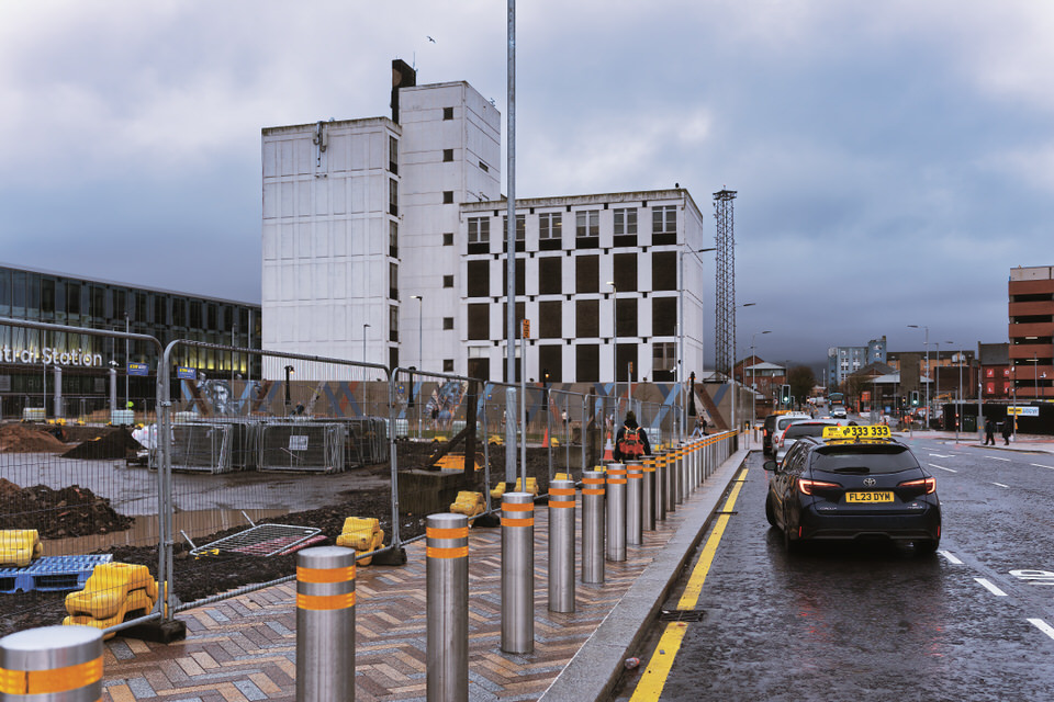 BELFAST GRAND CENTRAL STATION IN CONTEXT [WEAVER'S CROSS AREA]-264062.jpg