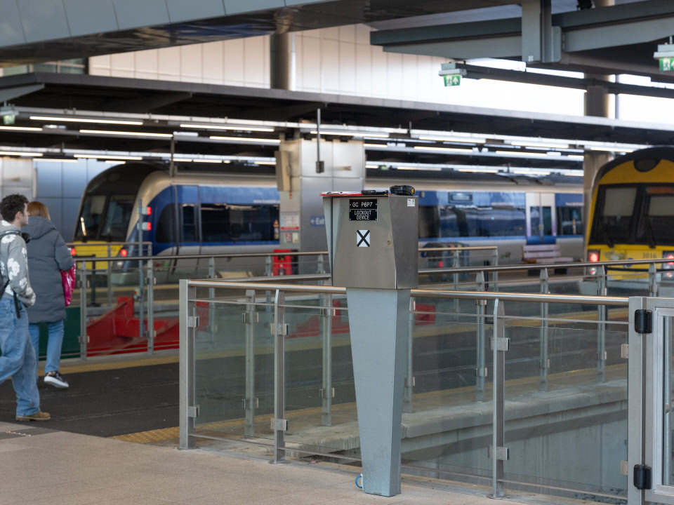 BELFAST GRAND CENTRAL STATION IN CONTEXT [WEAVER'S CROSS AREA]-264105.jpg