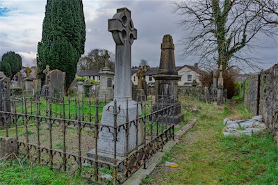 RETURNING TO ST JOHN'S CHURCHYARD [A TALE OF TWO CAMERAS AND A VERY OLD GRAVEYARD]-265181.jpg