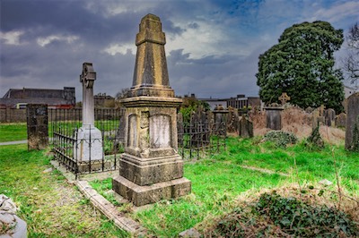 RETURNING TO ST JOHN'S CHURCHYARD [A TALE OF TWO CAMERAS AND A VERY OLD GRAVEYARD]-265183.jpg