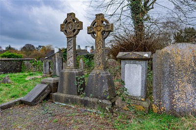 RETURNING TO ST JOHN'S CHURCHYARD [A TALE OF TWO CAMERAS AND A VERY OLD GRAVEYARD]-265196.jpg