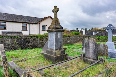 RETURNING TO ST JOHN'S CHURCHYARD [A TALE OF TWO CAMERAS AND A VERY OLD GRAVEYARD]-265206.jpg