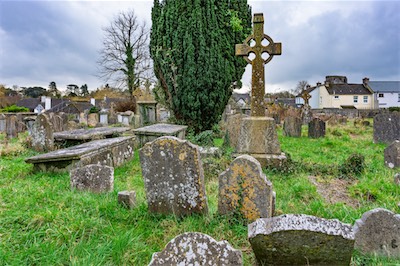 RETURNING TO ST JOHN'S CHURCHYARD [A TALE OF TWO CAMERAS AND A VERY OLD GRAVEYARD]-265212.jpg