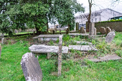 RETURNING TO ST JOHN'S CHURCHYARD [A TALE OF TWO CAMERAS AND A VERY OLD GRAVEYARD]-265214.jpg