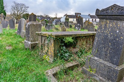 RETURNING TO ST JOHN'S CHURCHYARD [A TALE OF TWO CAMERAS AND A VERY OLD GRAVEYARD]-265218.jpg