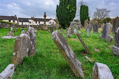 RETURNING TO ST JOHN'S CHURCHYARD [A TALE OF TWO CAMERAS AND A VERY OLD GRAVEYARD]-265219.jpg