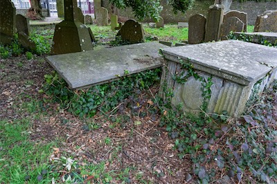 RETURNING TO ST JOHN'S CHURCHYARD [A TALE OF TWO CAMERAS AND A VERY OLD GRAVEYARD]-265222.jpg